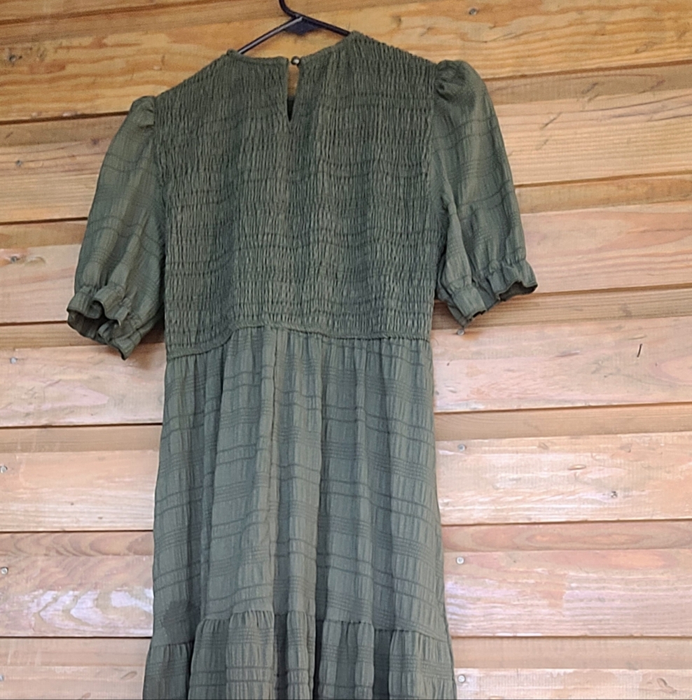 Green modest dress